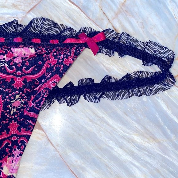 VS Very Sexy Medium Thong Panty V-String Vintage Lace - Picture 4 of 6